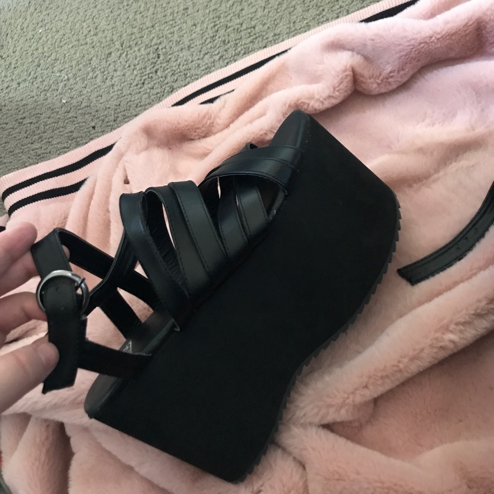 Y.R.U black bondage platforms